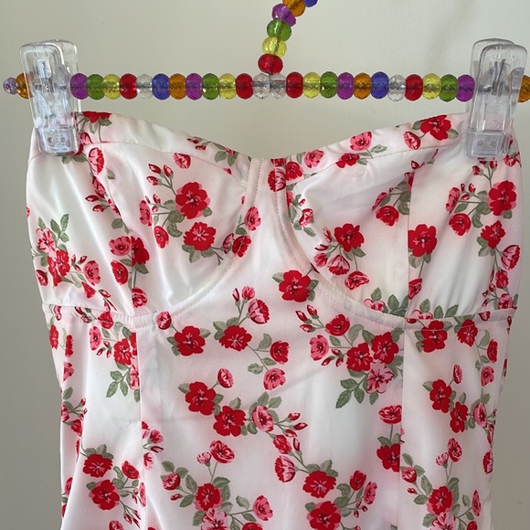 BNWT✨TIGER MIST. floral strapless mini dress - Picture 6 of 16